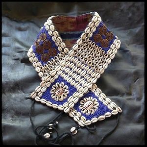 Stunning shell belt, new